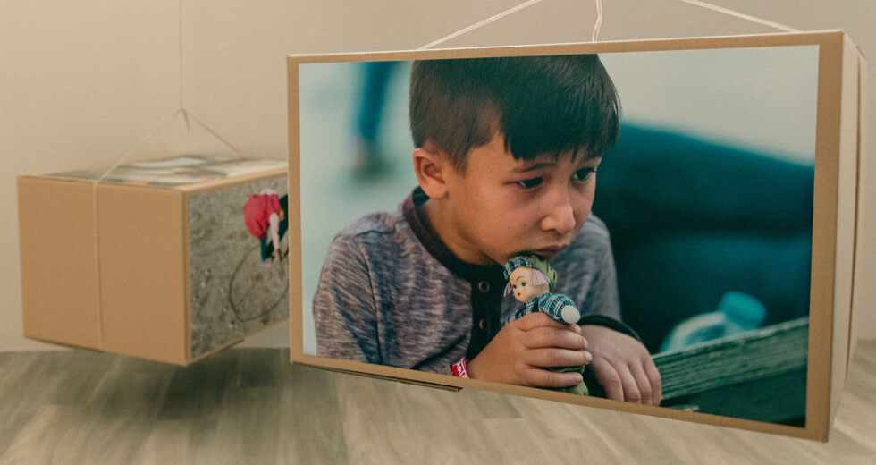 «Συνομήλικη» αλληλεγγύη στους μικρούς πρόσφυγες