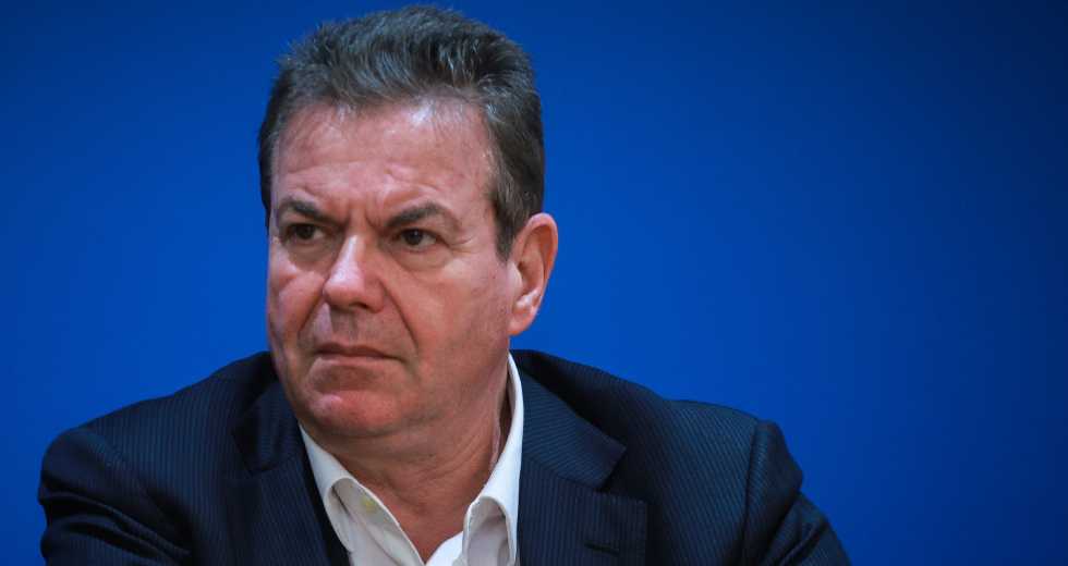 Ακονίζει «ψαλίδια» ο Γιάννης Βρούτσης