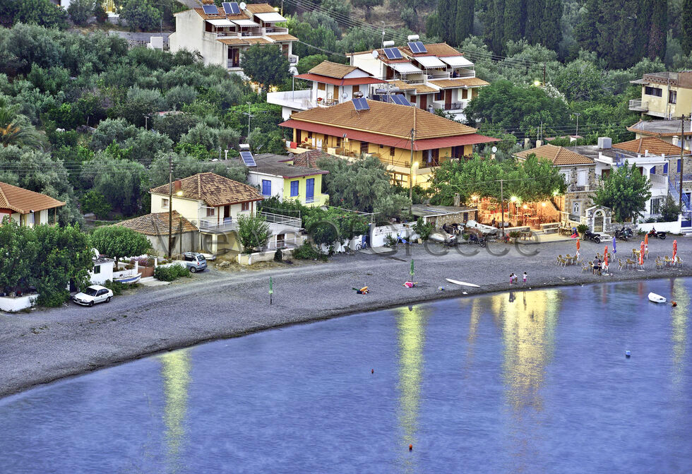 Στα γραφικά ψαροχώρια του Μοριά
