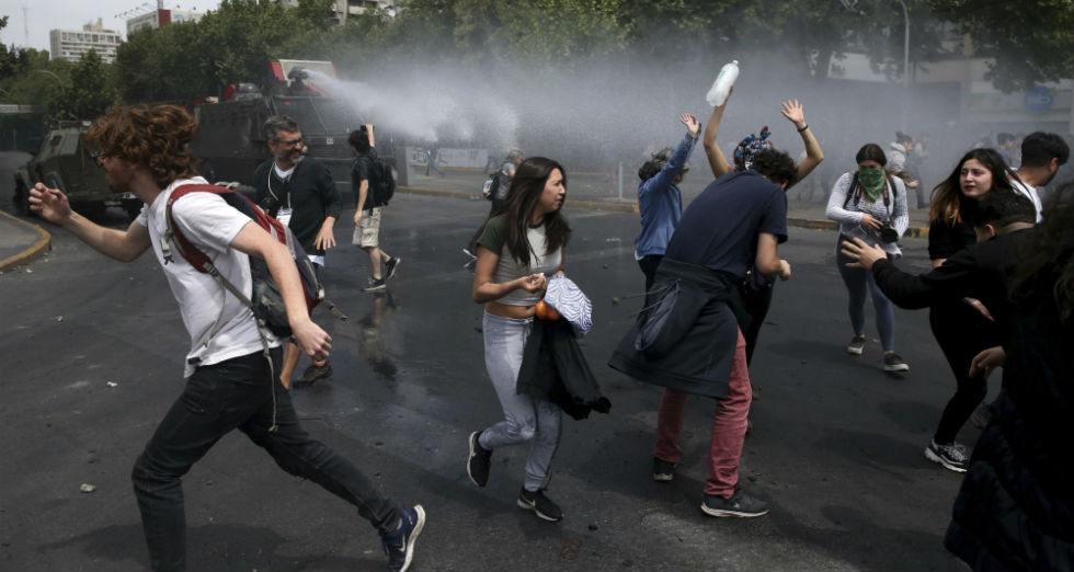 Τρεις νεκροί σε ταραχές στο Σαντιάγο
