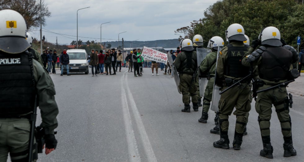 «Ελευθερία» ζητούν οι πρόσφυγες στη Μόρια