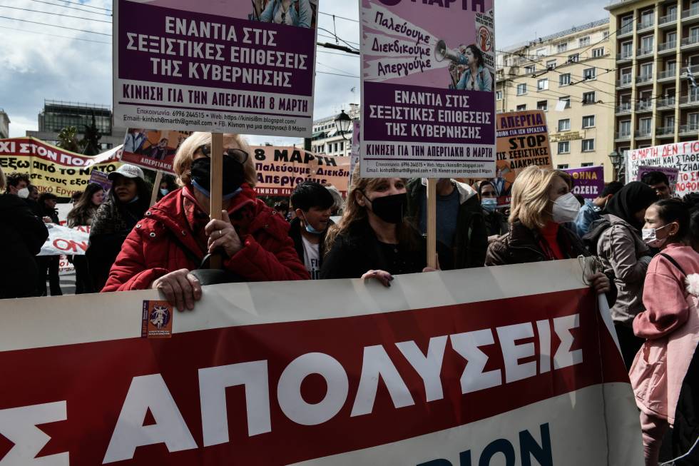 Δυναμικές διαδηλώσεις κατά της έμφυλης βίας με μηνύματα κατά του πολέμου και της εκμετάλλευσης
