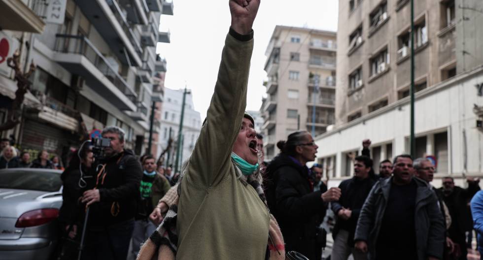 Διαμαρτυρία στο υπ. Υγείας για τους συμβασιούχους ορισμένου χρόνου στα νοσοκομεία
