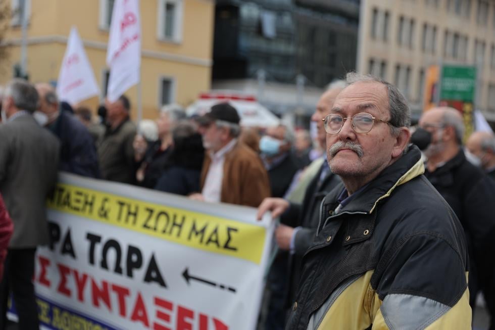 Δυναμική πορεία συνταξιούχων κατά των περικοπών στις συντάξεις και στη διάλυση του ΕΣΥ