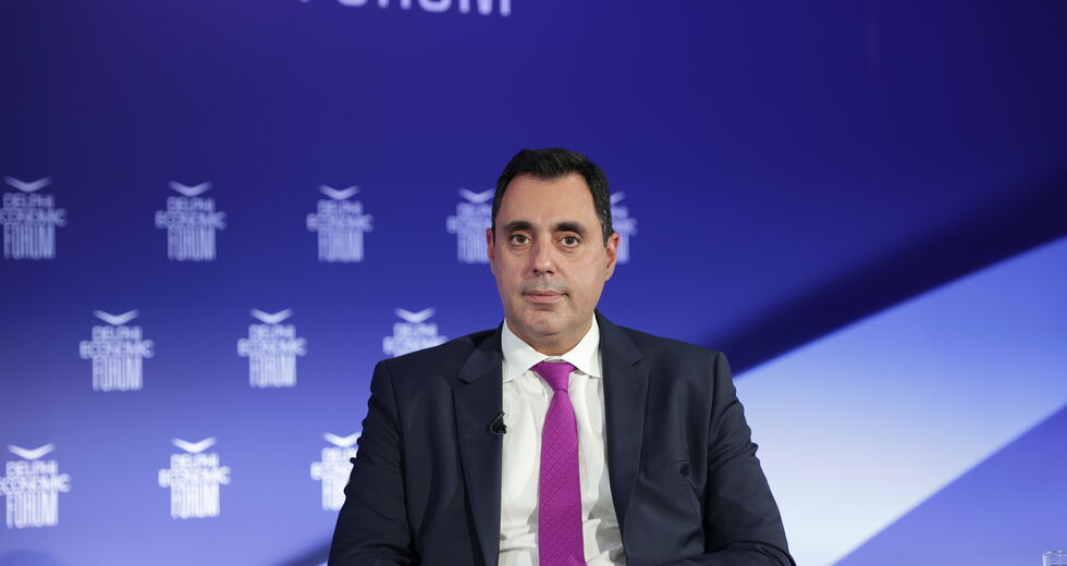 Σφίγγει ο κλοιός για τον πρωθυπουργό