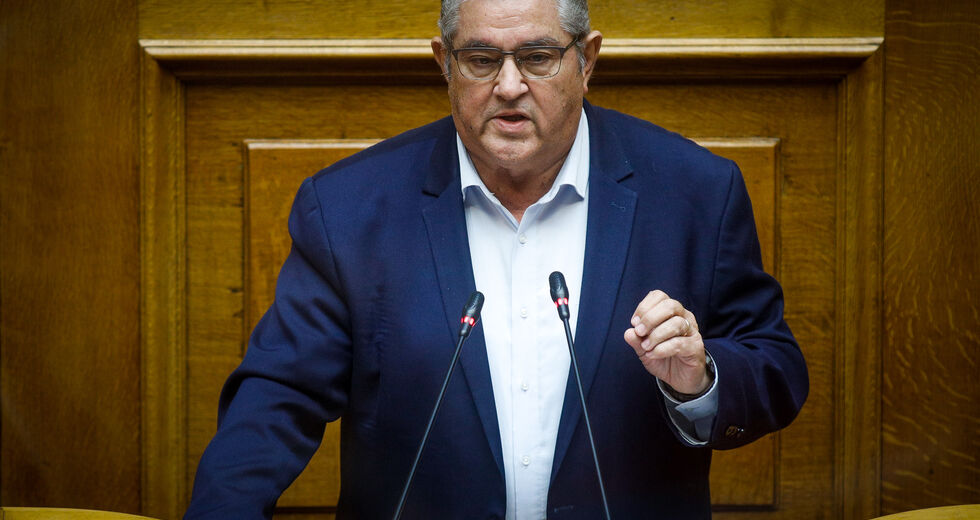 Food pass για να κουκουλώσει τα σκάνδαλα