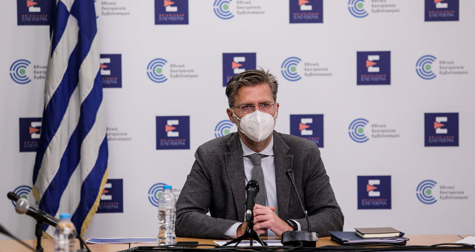 «Ποιοι πήραν τη μελέτη στα χέρια τους και την αγνόησαν;»