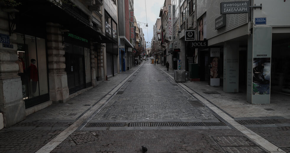 Σχέδια χαλάρωσης με τις ΜΕΘ στο «κόκκινο»