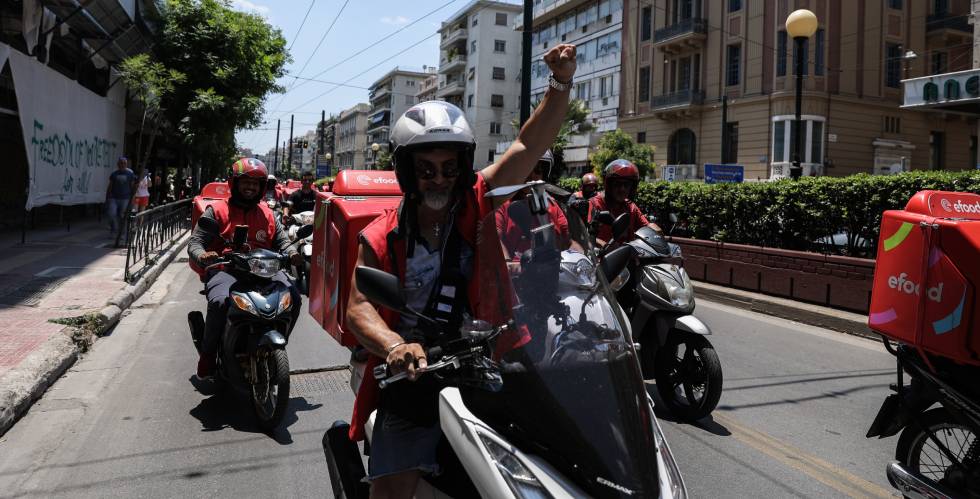 «Κοκκίνησαν» οι δρόμοι από εργαζόμενους ενάντια στους νέους σχεδιασμούς της efood 