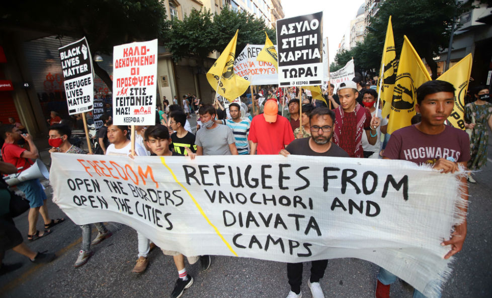Δυνατό «όχι» στις εξώσεις προσφύγων και στα στρατόπεδα-φυλακές