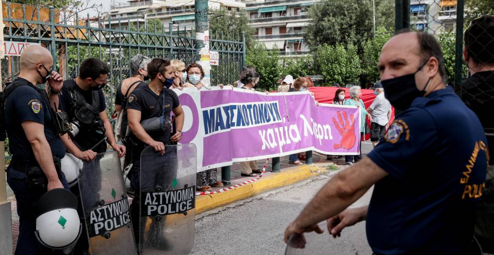 Δικαιοσύνη για την Καρολάιν ζητούν διαδηλωτές [ Φωτογραφίες ]