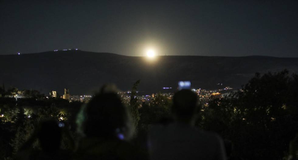 Μάγεψε η τελευταία πανσέληνος του καλοκαιριού [ Φωτογραφίες ]