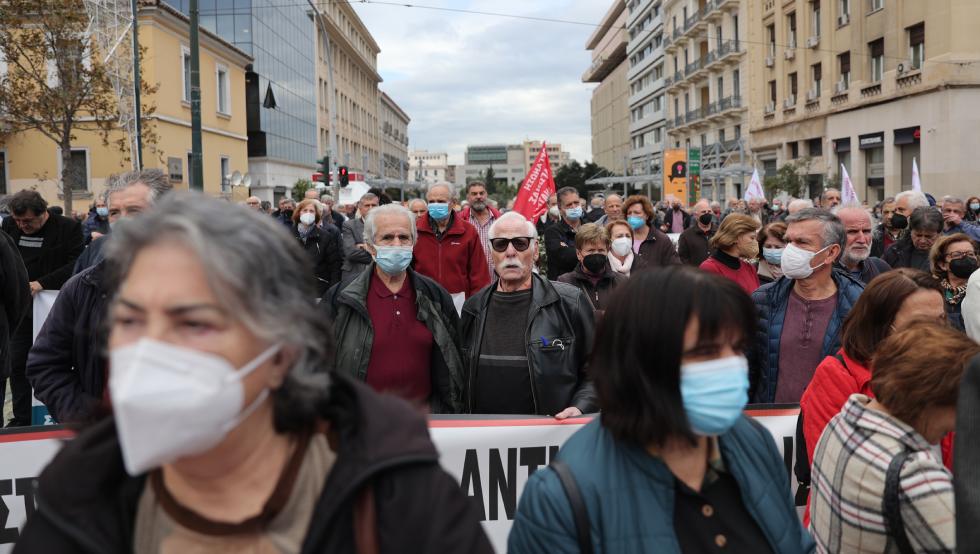 Δυναμική πορεία συνταξιούχων κατά των περικοπών στις συντάξεις και στη διάλυση του ΕΣΥ