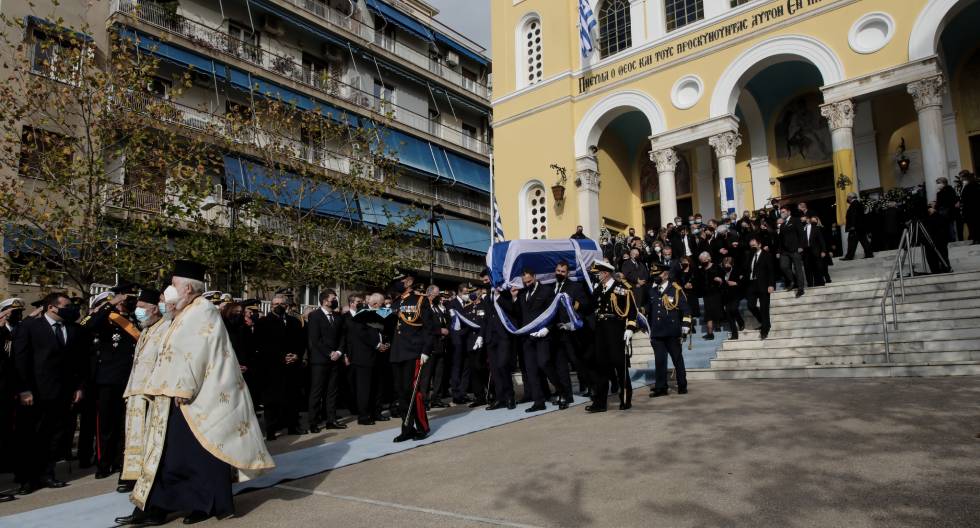 Το «ύστατο χαίρε» στον Κάρολο Παπούλια