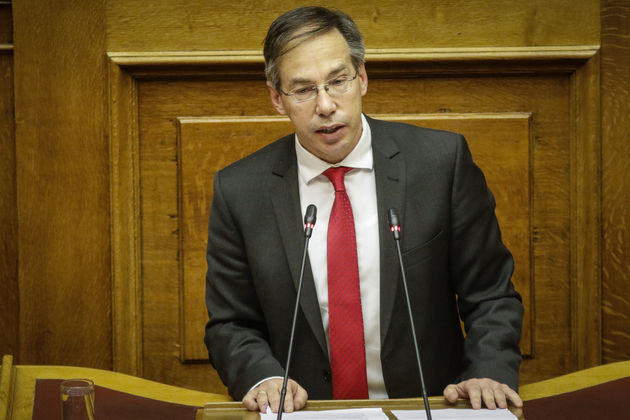 Δύσκολος τοκετός με πολλές ωδίνες