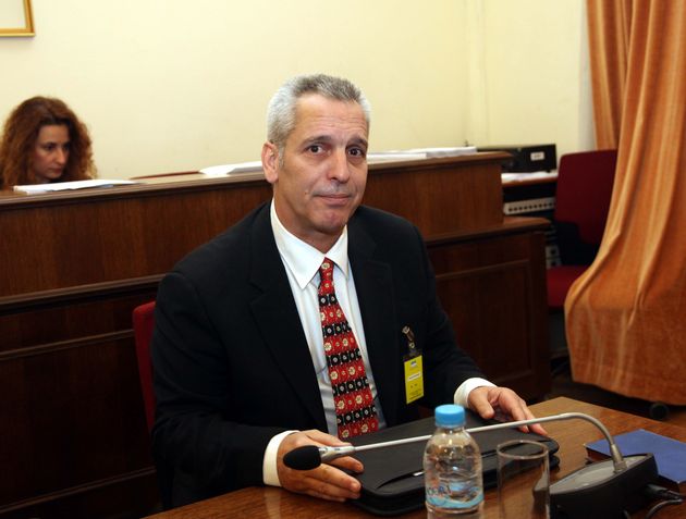 H γραμματέας Χριστοφοράκου «καίει» την κυβέρνηση Σημίτη