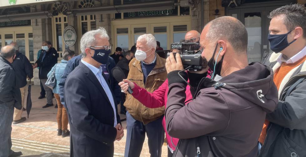 Ανθρώπινη αλυσίδα στη Χίο ενάντια στα σχέδια της κυβέρνησης