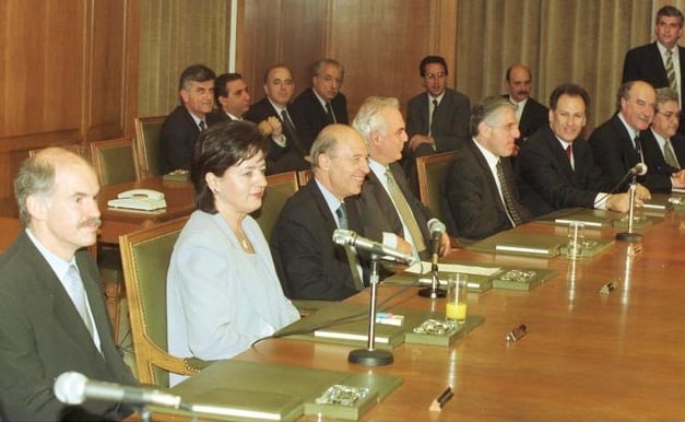 H μεγάλη κρίση με τις ταυτότητες