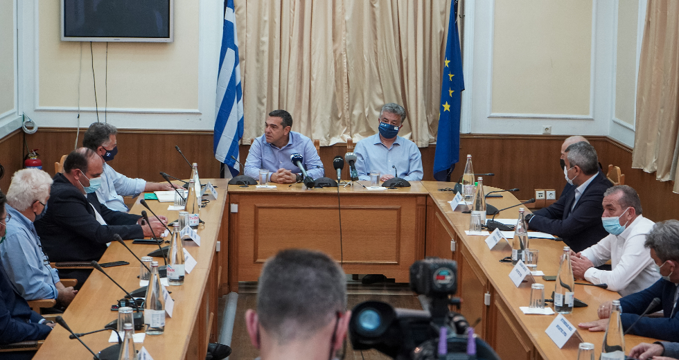 Τσίπρας από Ηράκλειο: «Να μη γίνουν πρόσφυγες στον τόπο τους οι πληγέντες»