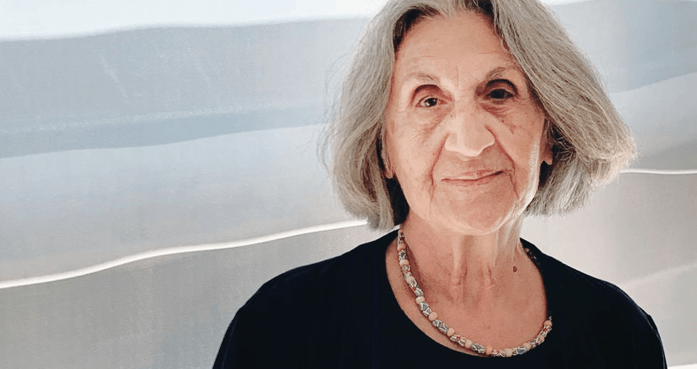 Εφτά συγγραφείς, ένας ήρωας