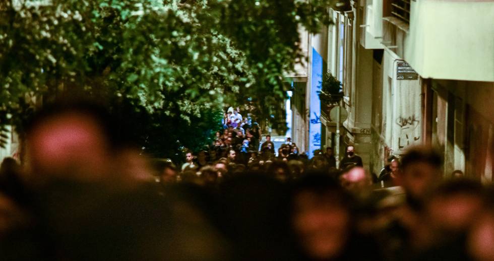 Με χημικά και συλλήψεις η καταστολή μαζικής πορείας για τα Εξάρχεια