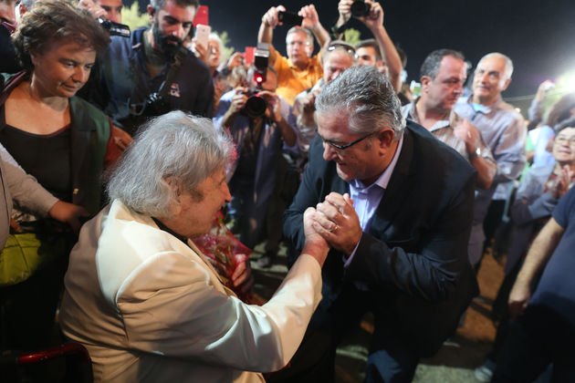 Λένιν, Μίκης και «σουβλάκια ΚΝΕ»
