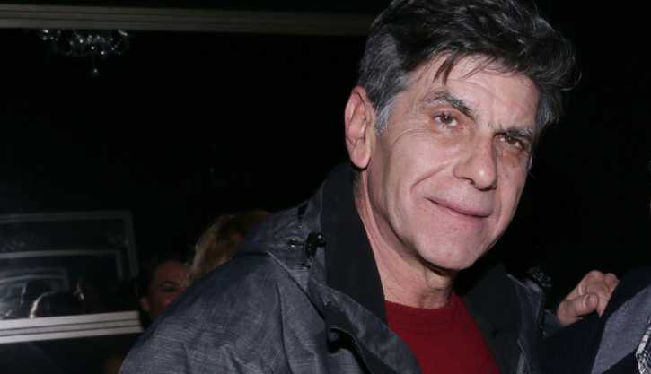 Οχι άλλες φωτεινές οθόνες την ώρα της παράστασης!