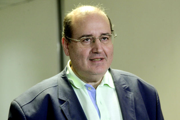 Υπουργοί με το όπλο παρά πόδα υπόσχονται σκληρή δουλειά