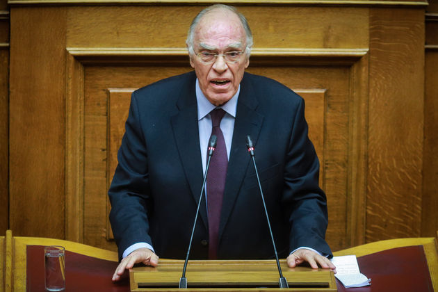 Μονομαχία για την εμπιστοσύνη
