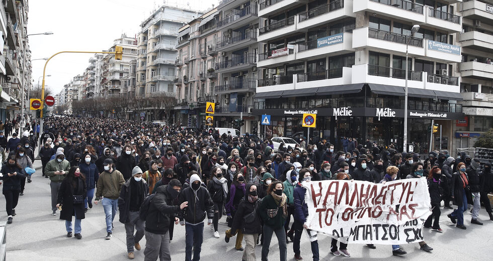 Μαύρη Πέμπτη για τη Θεσσαλονίκη με το στημένο σκηνικό τρόμου