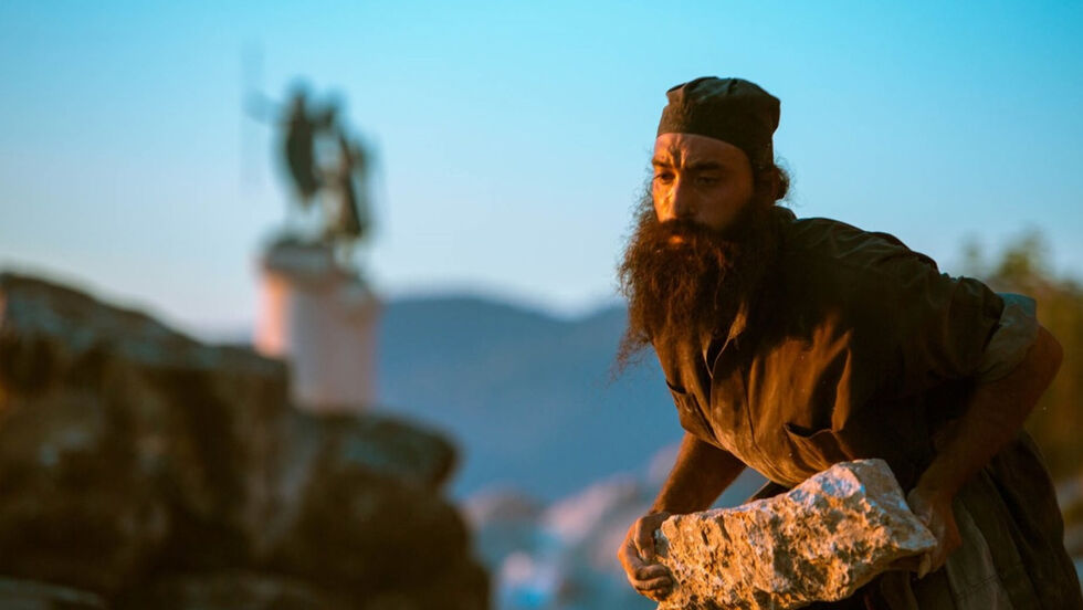 «Μία γραμμούλα, θάνατος-ζωή. Ζούμε, γλεντάμε, ζήτω»