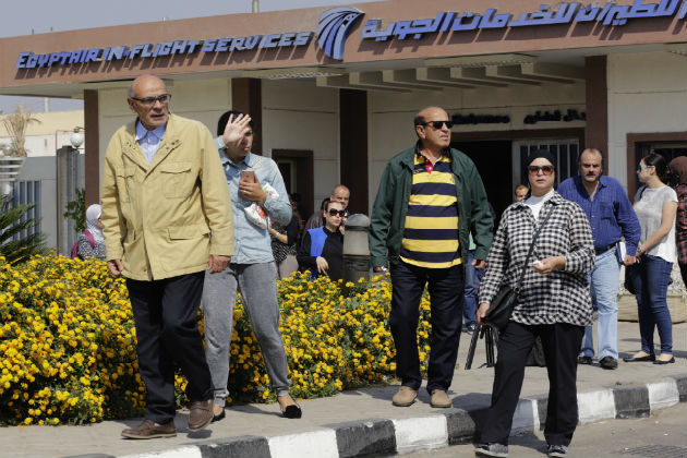 Συντρίμμια και αμφιβολίες για το Airbus της EgyptAir