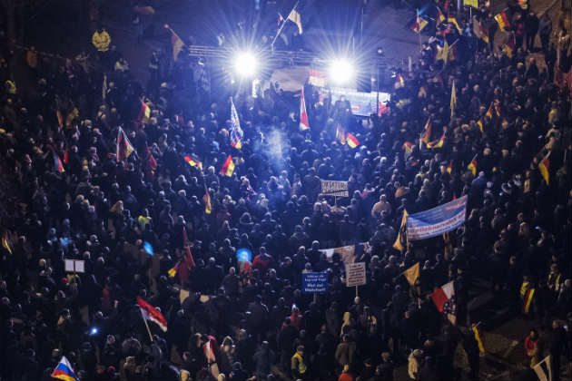 Ενίσχυση ευρωσκεπτικιστών, αύξηση πίεσης στη Μέρκελ