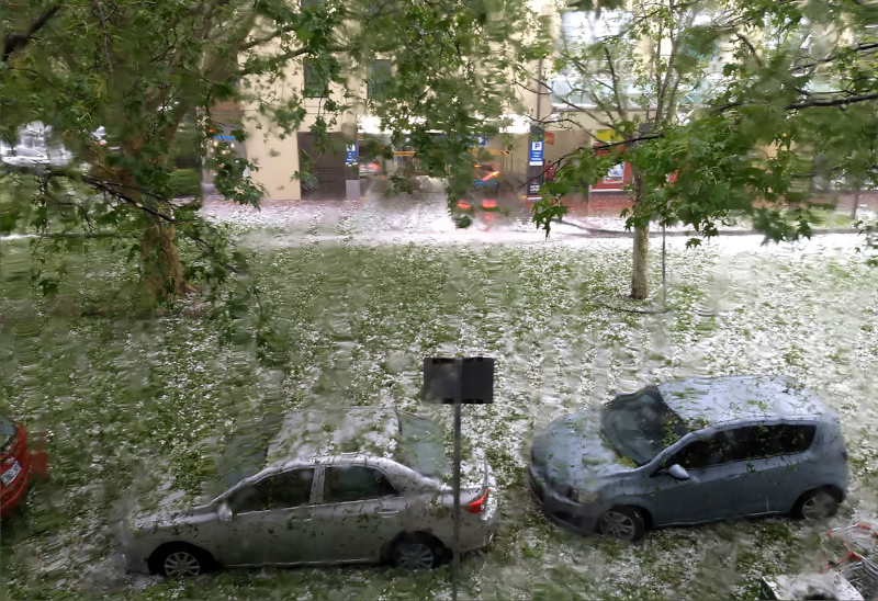Απόκοσμες εικόνες από αμμοθύελλα και χαλαζοπτώσεις στην Αυστραλία