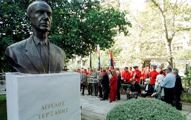 Από το βάθρο στο χυτήριο