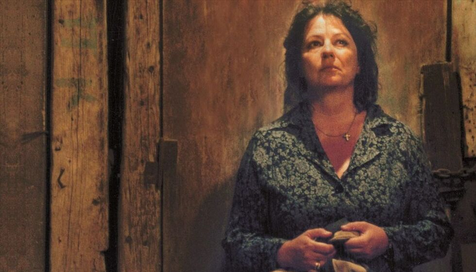 Παγανισμός, επανάσταση, ένας άγιος και ο σπουδαιότερος Έλληνας φωτογράφος