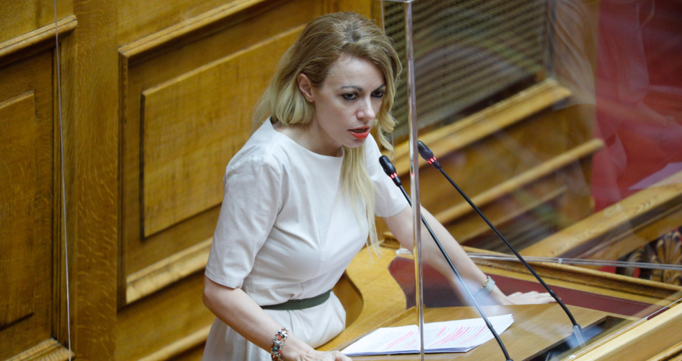 Σε γνωρίζω απ’ την κουκούλα