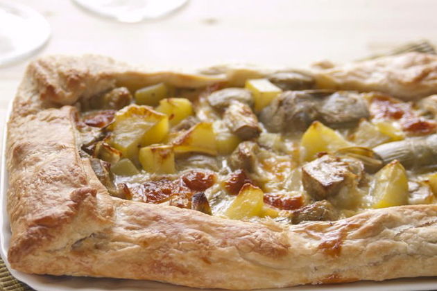 Αγκινάρα παινεμένη με αγκάθια στολισμένη