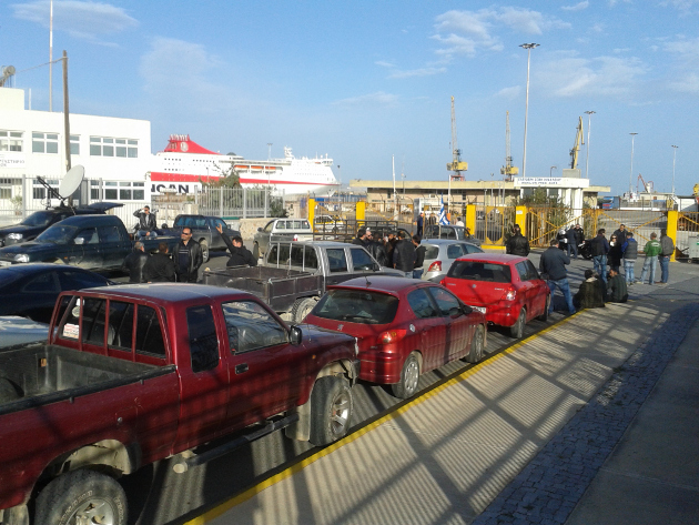 Κατάληψη αγροτών στο τελωνείο του λιμένα Ηρακλείου