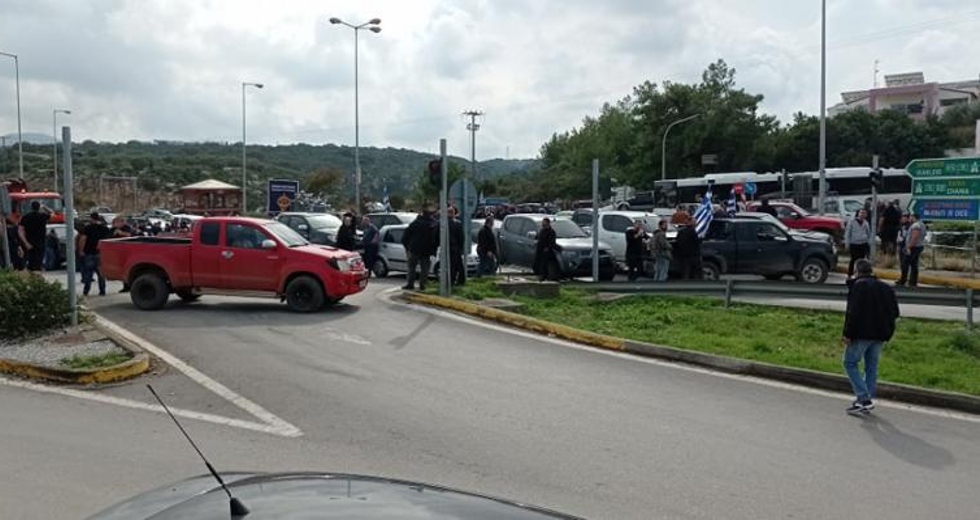 Αγρότες και κτηνοτρόφοι έκαναν κατάληψη στο Δασαρχείο Ρεθύμνου