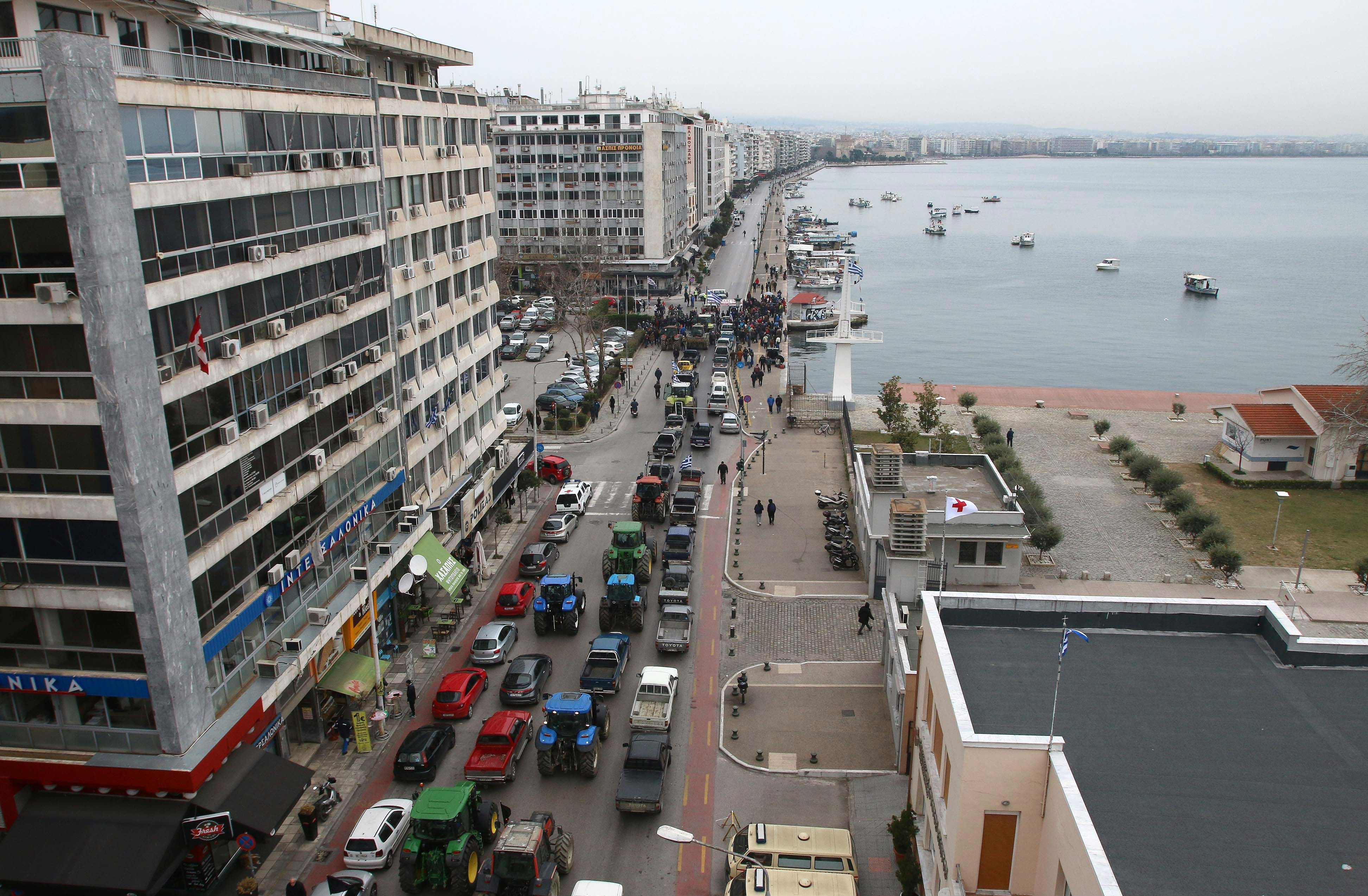 Δυναμικά αγροτικά μπλόκα σε όλη τη χώρα