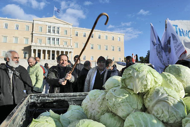 «Τώρα με τα πόδια, μετά με τα τρακτέρ, αν δεν δικαιωθούμε, θα γίνει Κιλελέρ»