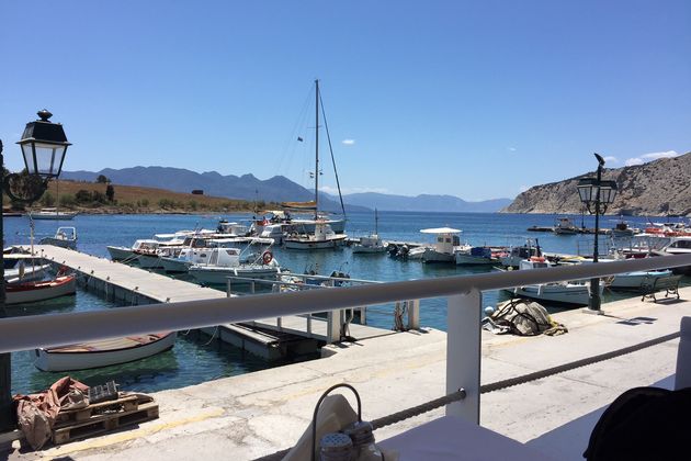 Μυστικά και ψέματα στην Αίγινα