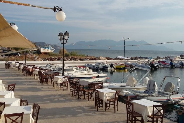Μυστικά και ψέματα στην Αίγινα