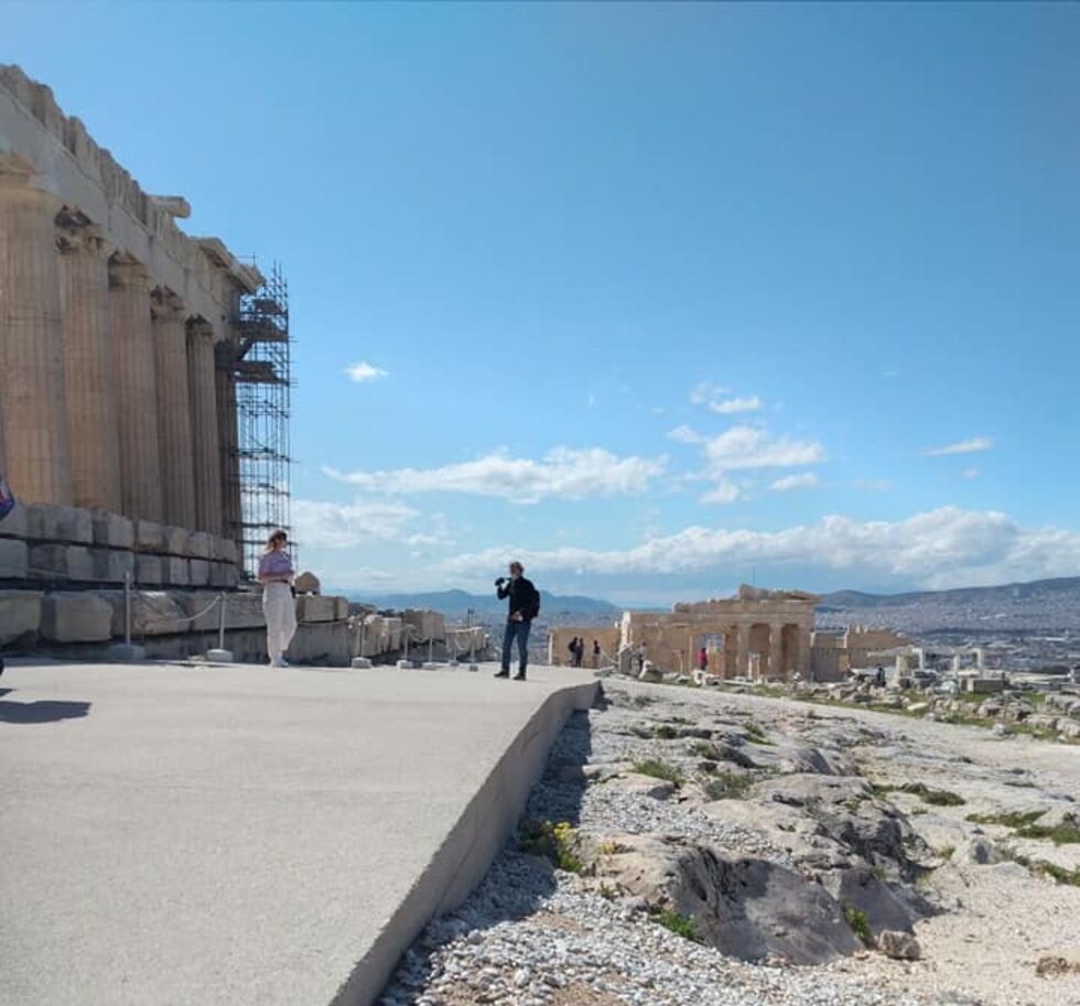 Το τσιμέντο μετέτρεψε την Ακρόπολη σε πασαρέλα