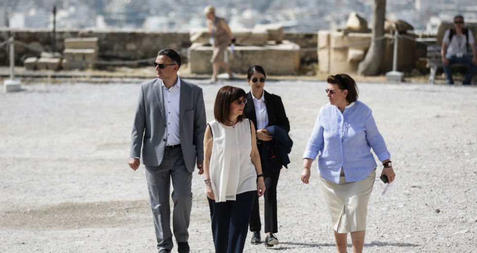Στην Ακρόπολη η ΠτΔ, πρώτη ημέρα ανοίγματος των αρχαιολογικών χώρων