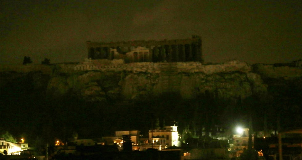 Έσβησαν τα φώτα για την «Ώρα της Γης»