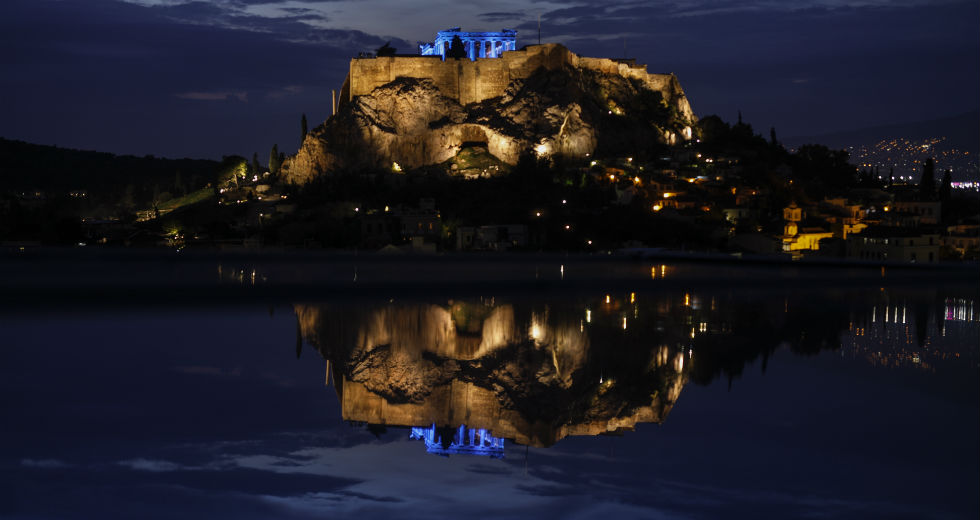 Στα μπλε η Ακρόπολη