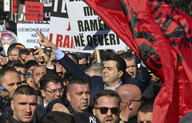 Μαζική αντικυβερνητική διαδήλωση στην Αλβανία
