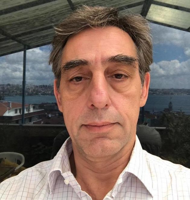 Η διανόηση πρέπει να παραμείνει μακριά από κάθε πολιτική δέσμευση